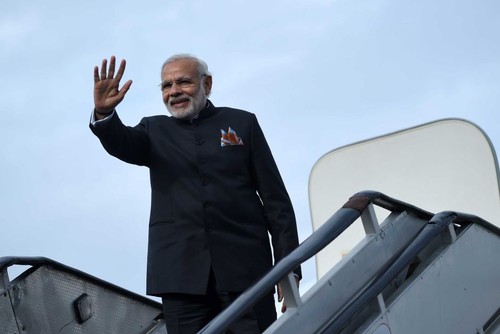 India PM Narendra Modi makes surprise Pakistan visit - ảnh 1